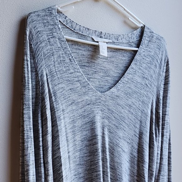 H&M Light Gray V-Neck Jersey Size Medium - Picture 3 of 15